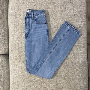 Abercrombie Curve Love ‘90s Slim Straight Ultra High Rise Jeans